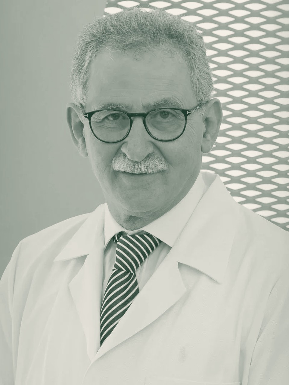 Dr Dinos Xydas MD, Head of Difficult Conditions and Founding Clinician at Clinic82